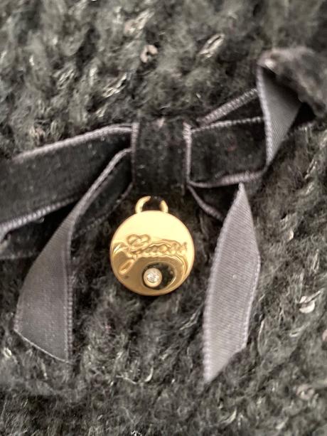 Čiapka guess nenosena, guess