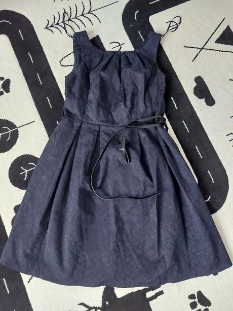 Vzorovane saty s opaskom, f&f,42