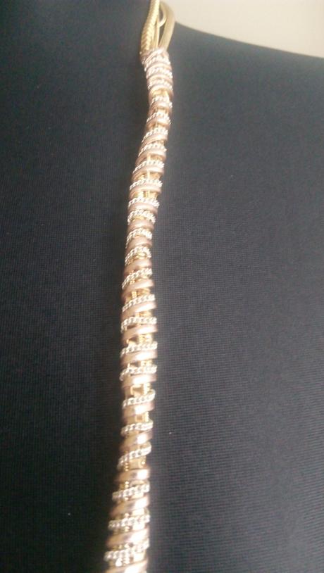 3 radový zlato- strieborný dlhý., 