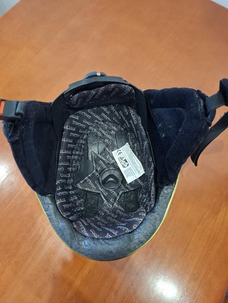 Lyžiarska prilba, s