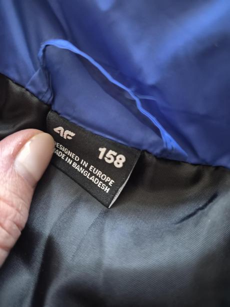 Krásna prechodná vetrovka 4f 152 / 158, 152