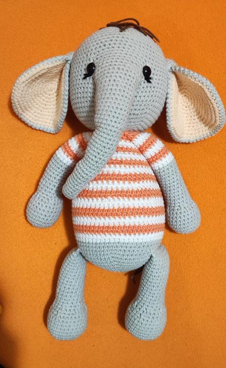 Háčkovaný slonik, 
