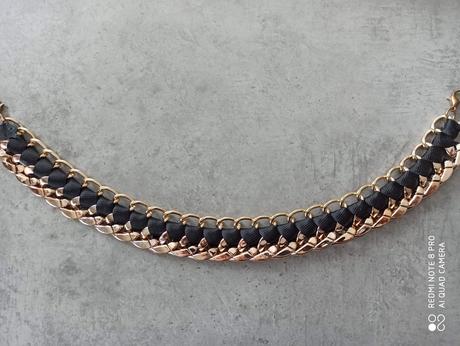 Náhrdelník na oblecenie,