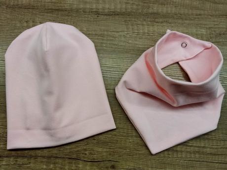 Čiapka so slintáčikom, <50 - 158