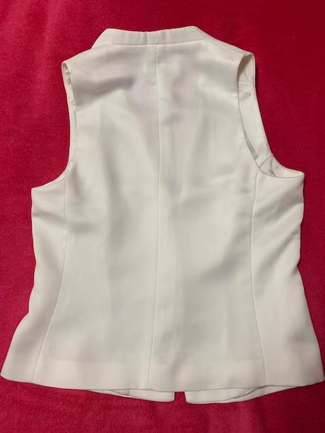 Biela kostýmová kratšia vestička zn. mng, mango,l / m