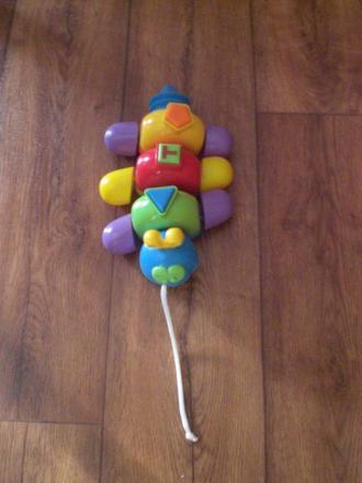 Interaktívna tahacia húsenička,