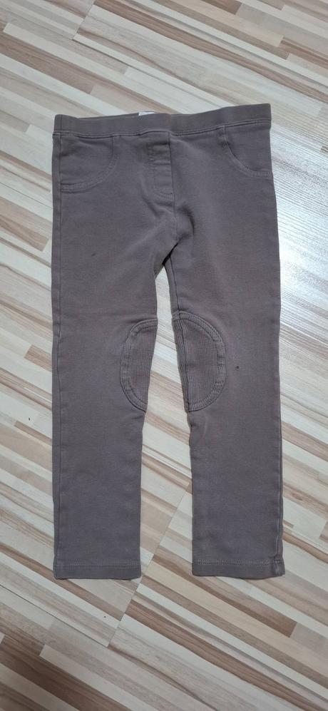 4 ks leginy a 1 ks tepláky, 98