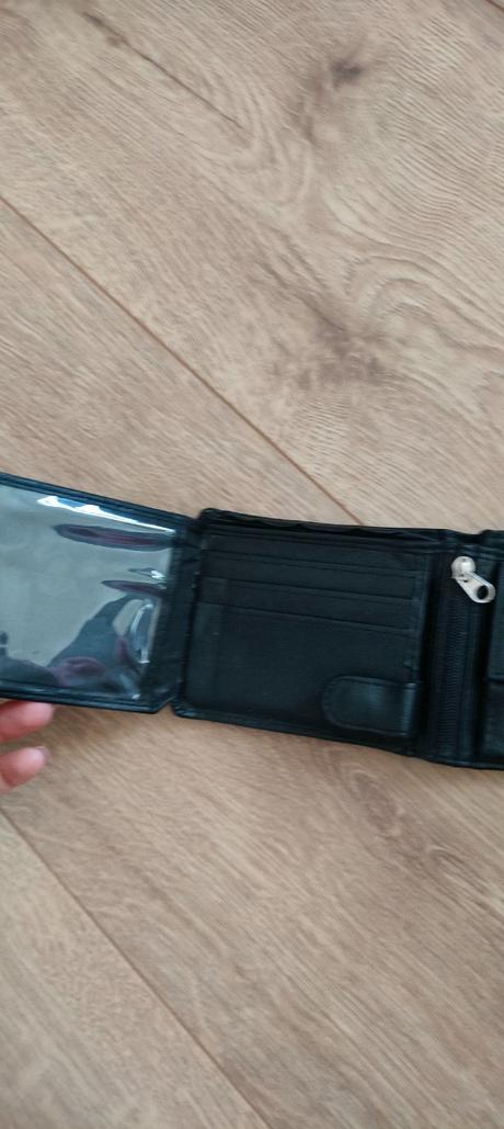 Kožená peňaženka, 