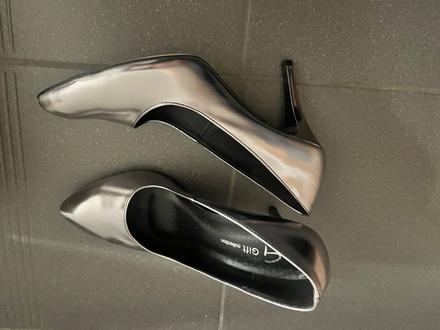 Lodičky lesklé metalické, 39