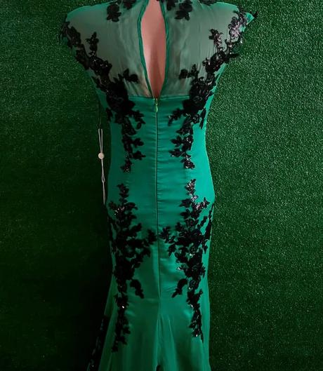 Dámske šaty edressit - vel.s, s