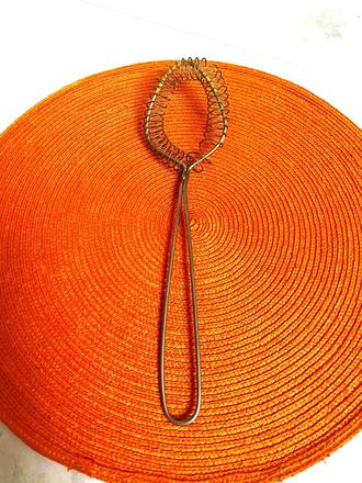 Špirálovitá vintage stará habarka/šľahač, 