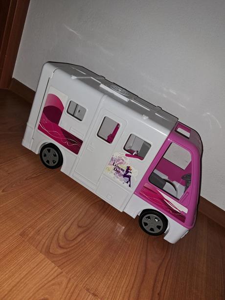Barbie karavan super stav,