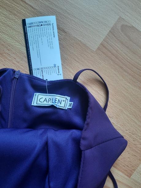 Dámske spoločenské šaty, 36