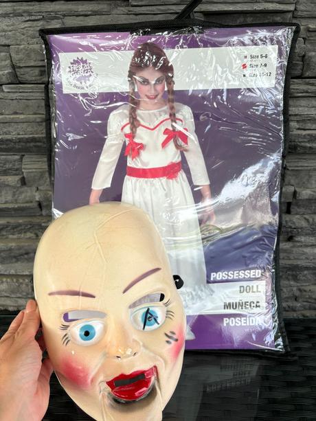 Halloween bábika anabel, 