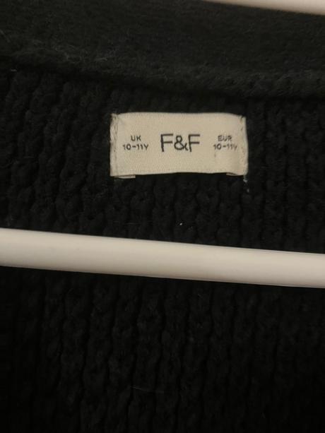 Čierny dievčenský sveter na gombíky, f&f,140