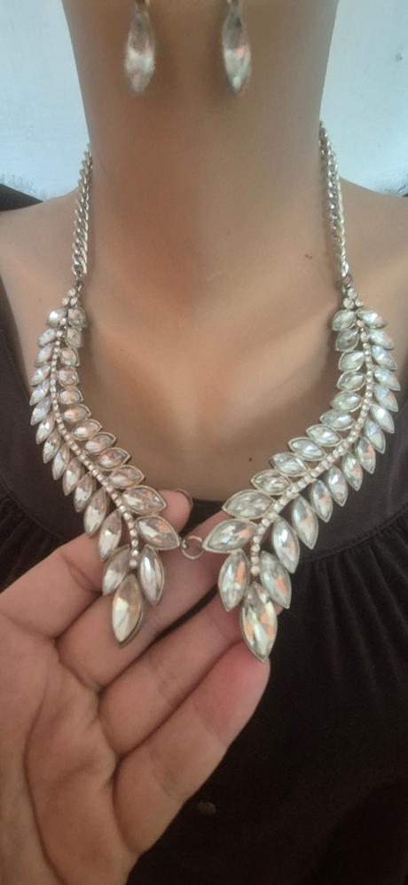 Sada náhrdelník a náušnice, 