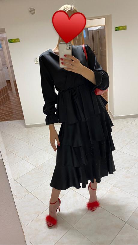 Čierne spoločenské šaty, s