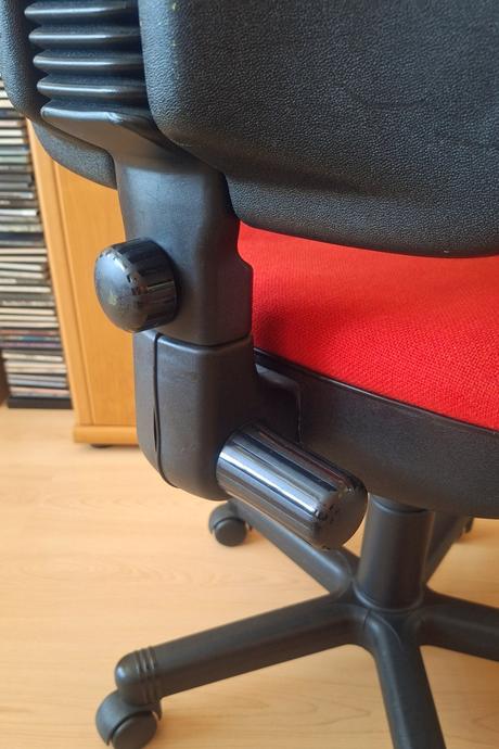 Kancelárska stolička, 