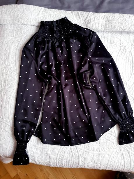 Bluzka bodkovana, 