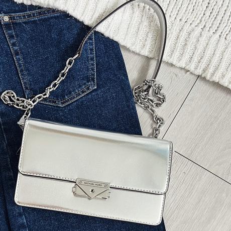 Michael kors flap messenger / clutch strieborná, michael kors