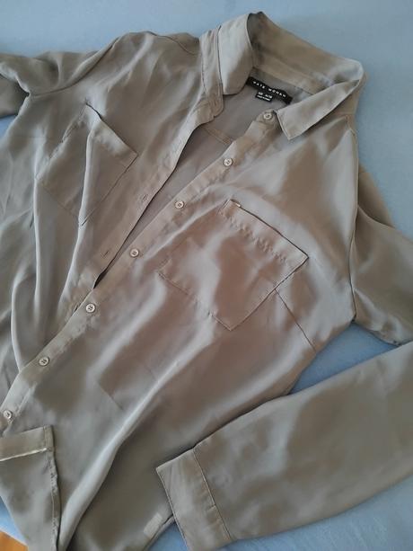 Šedá bluzka, gate,m