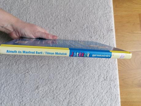 Maď. kniha játékok gyermekzsúrokra,