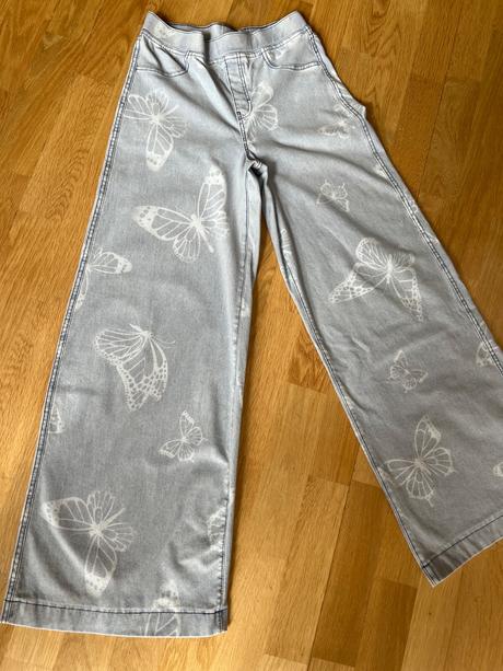 Krásne motýlikove riflove nohavice, h&m,158