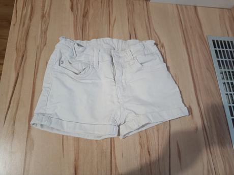 Kraťasy, c&a,128