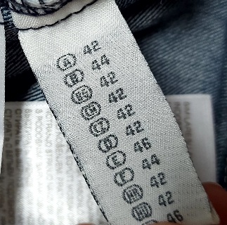 Priliehavé rifľové šaty, clockhouse,42