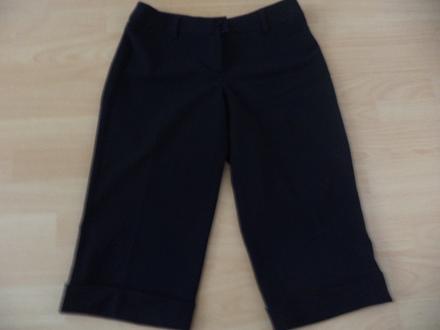 Damske čierne elegantne 3/4 nohavice, m