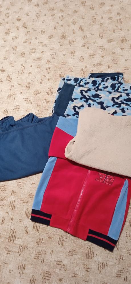 Mikiny veľ.122/128, 122