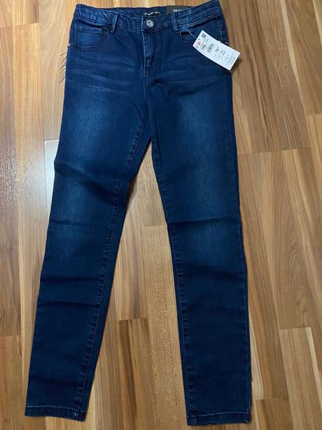 Tmavomodré rifle, reserved,158