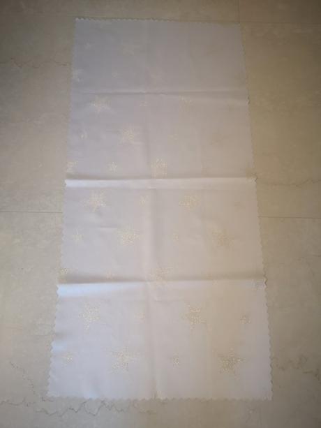 Behúň, obrus na stôl, 