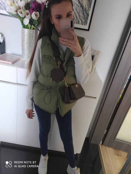 Zelená prešívaná vesta, s