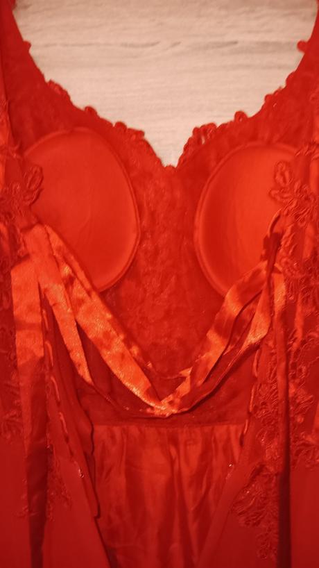 Spoločenské šaty, 40