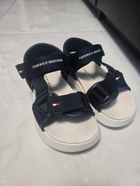 Th sandále, tommy hilfiger,32