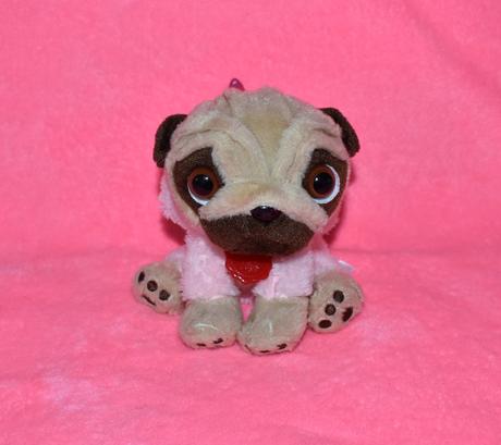 Psík mops od značky keel toys,