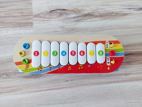 Drevený hudobný klavír, 