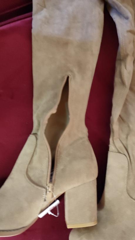 Čižmy nad kolená, 40