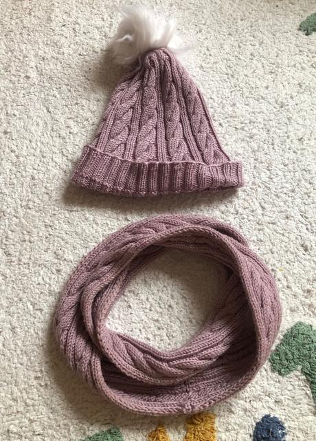 Bledofialová handmade súprava čiapka, nákrčník,