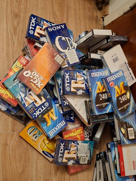 Predám 55 kusov vhs kaziet,