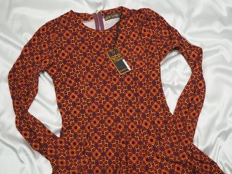 Kvalitné úpletové šaty qed london, 38