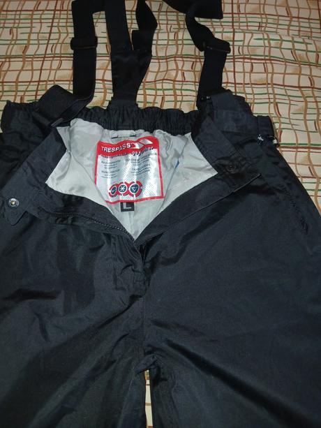 Oteplovaky čierne, trespass, l