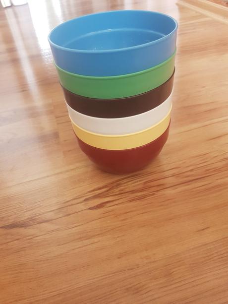 Väčšia plastové misky/miska,