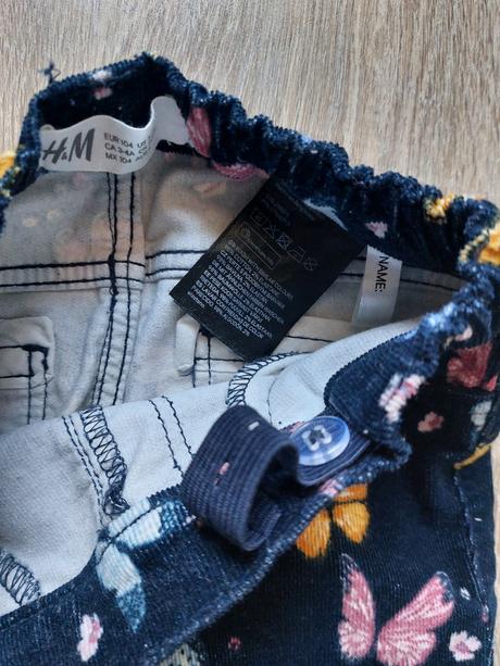 Menčestrové nohavice motýliky, h&m,104