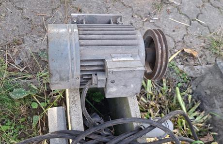 3 fazový asynchronný motor s kotvou na krátko 2,2,