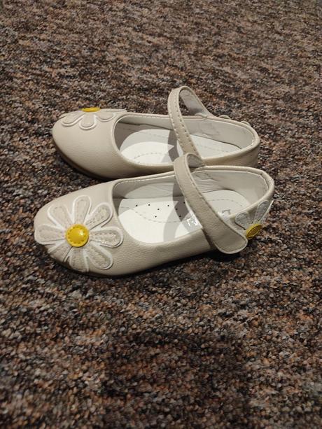 Krásne poltopánky 24, 24