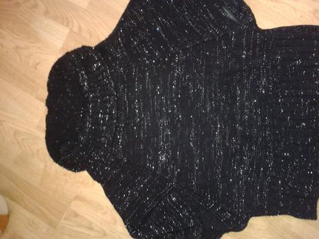 Rolák so striebornou niťou, m