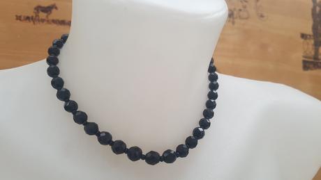 Čierny náhrdelník, 