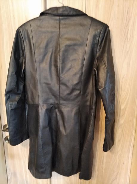 Kožený kabát different, 36